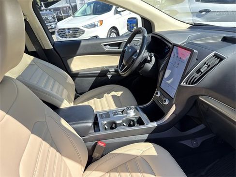 Used 2022 Ford Edge SEL w/ Convenience Package image 28