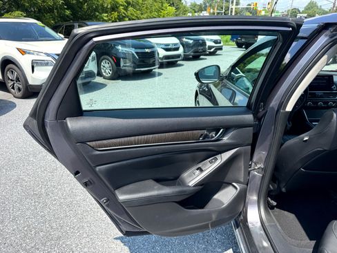 Used 2022 Honda Accord Touring image 36