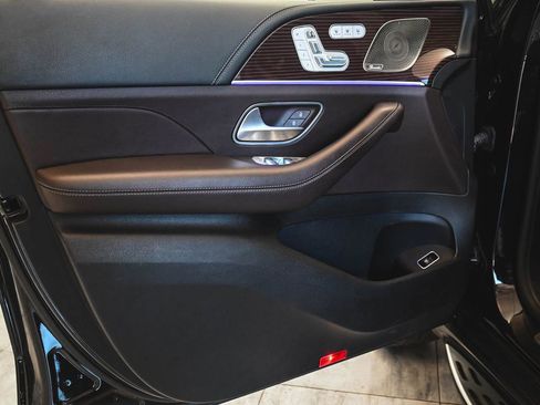 Used 2023 Mercedes-Benz GLE 450 4MATIC w/ 3rd Row Seat Package image 8