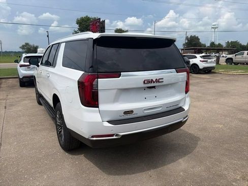 New 2026 GMC Yukon XL Elevation w/ Elevation Premium Package AWD/4WD image 4