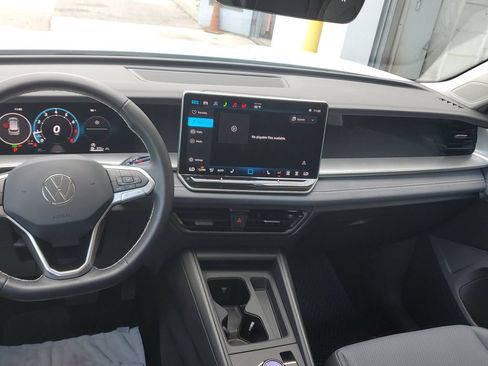Certified 2026 Volkswagen Tiguan SE AWD/4WD image 21