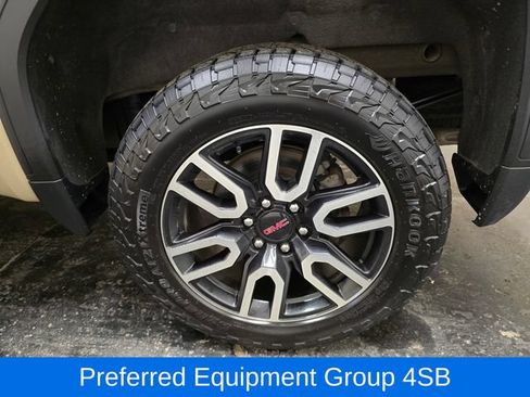 Used 2022 GMC Sierra 1500 AT4 w/ AT4 Premium Package AWD/4WD image 12