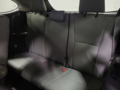 Used 2023 Toyota Highlander XLE AWD/4WD image 24