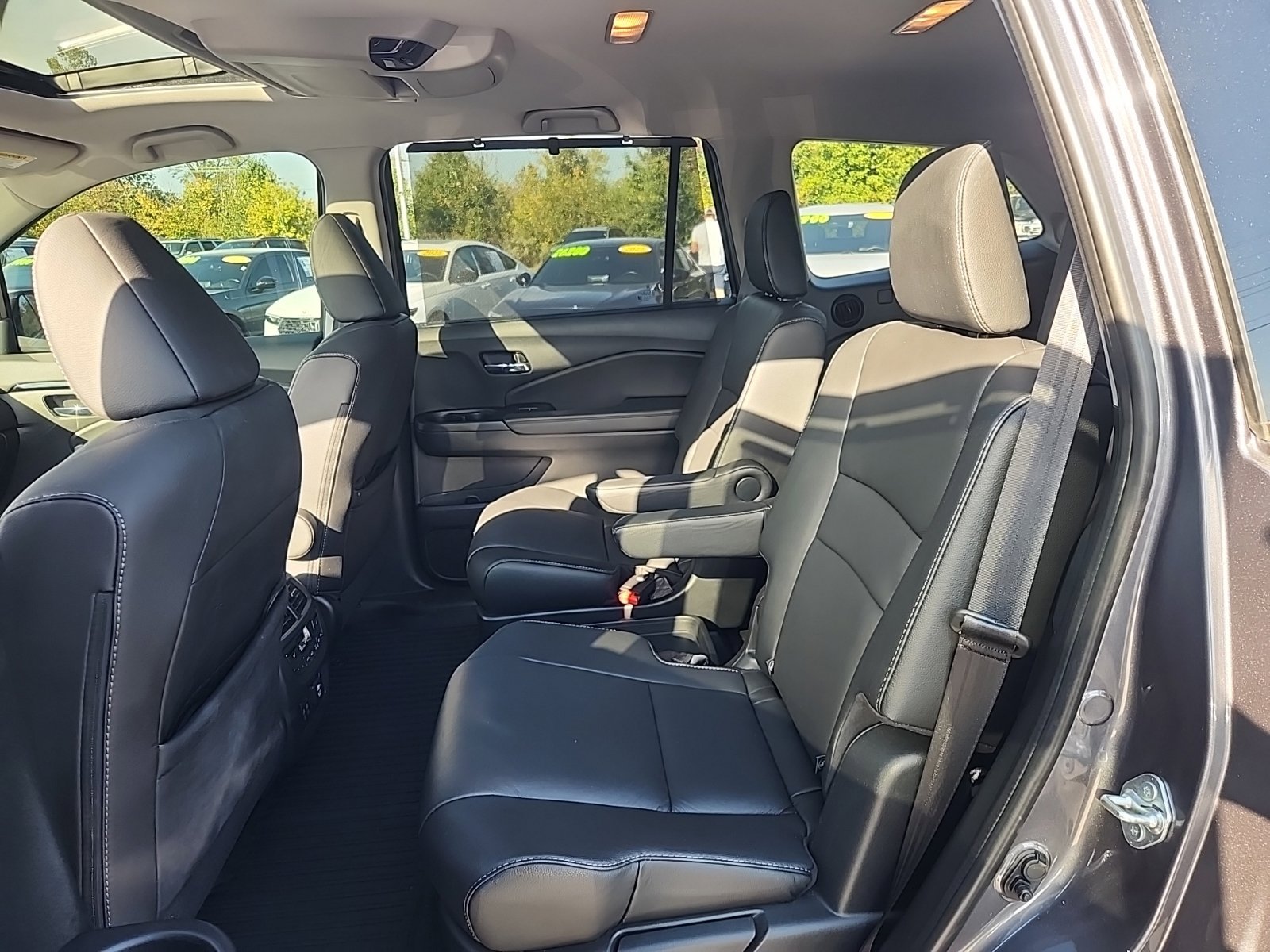 Used 2022 Honda Pilot Touring image 17
