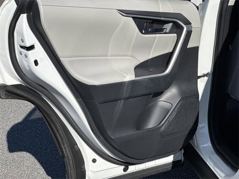 Used 2023 Toyota RAV4 XLE image 23