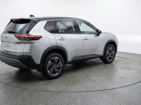 Used 2025 Nissan Rogue SV image 9