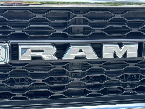 Used 2024 RAM 3500 Tradesman w/ Chrome Appearance Group AWD/4WD image 7