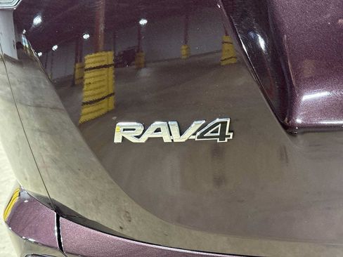 Used 2016 Toyota RAV4 XLE AWD/4WD image 25