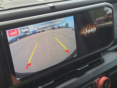 Used 2024 Jeep Wrangler Rubicon w/ Technology Group AWD/4WD image 22