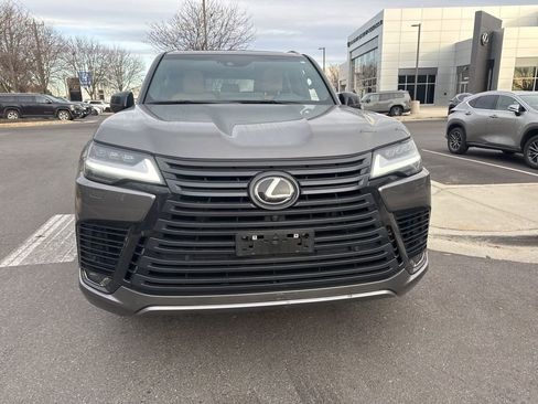Used 2023 Lexus LX 600 4WD w/ Luxury Package image 2