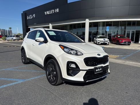 Certified 2021 Kia Sportage S FWD image 3