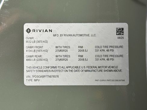 Used 2026 Rivian R1S Premium AWD/4WD image 28