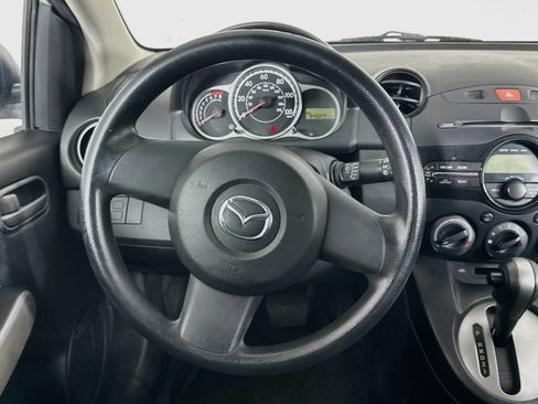 Used 2014 MAZDA MAZDA2 Sport FWD image 17
