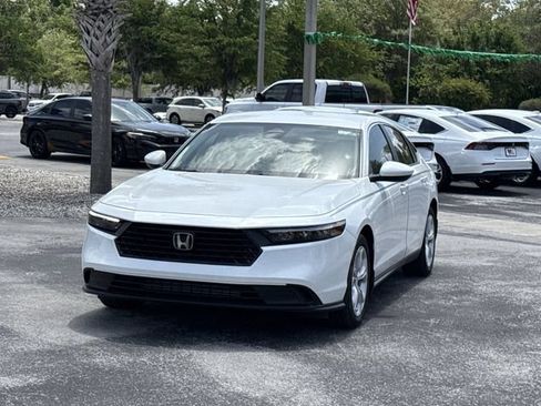 Used 2025 Honda Accord LX image 13