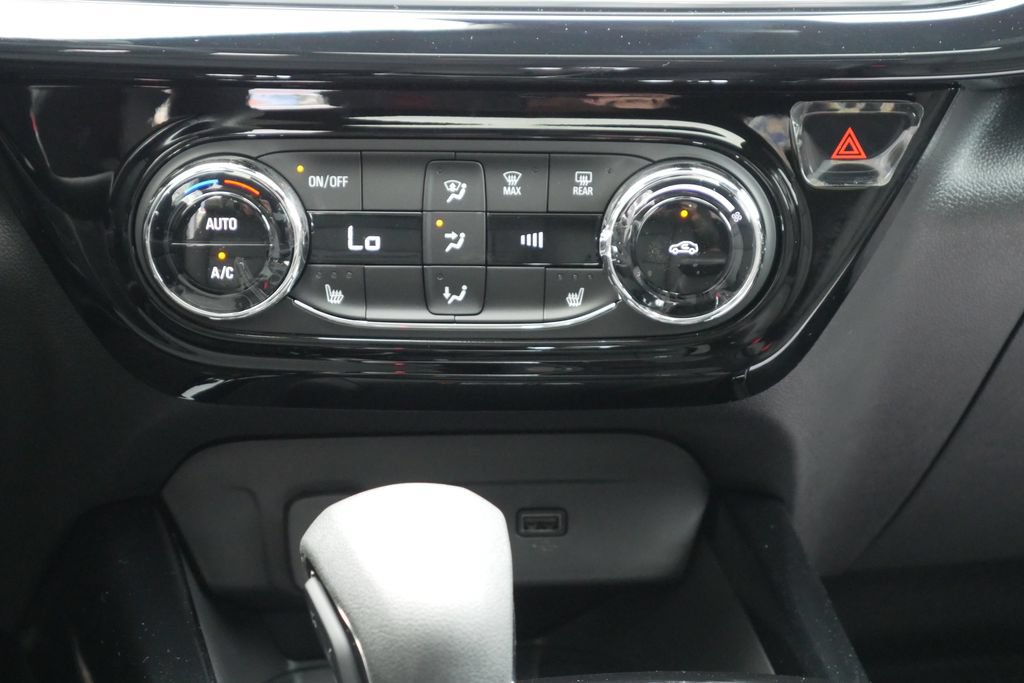 New 2026 Chevrolet Trax RS w/ Sunroof Package FWD image 19