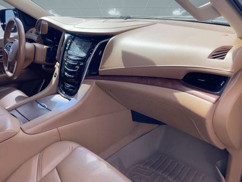 Used 2016 Cadillac Escalade Platinum image 23