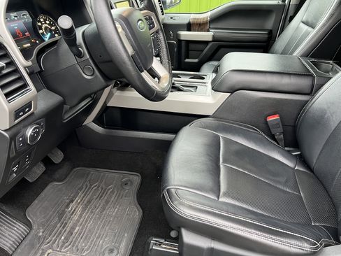 Used 2019 Ford F150 Lariat w/ Equipment Group 502A Luxury image 14