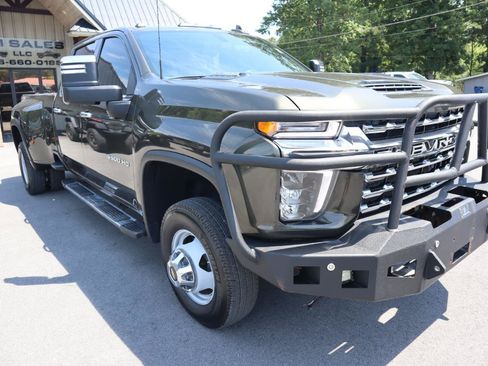 Used 2022 Chevrolet Silverado 3500 LTZ w/ LTZ Convenience Package AWD/4WD image 3