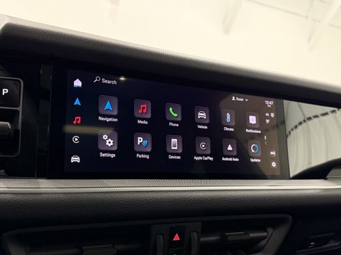 Certified 2025 Porsche Cayenne image 38