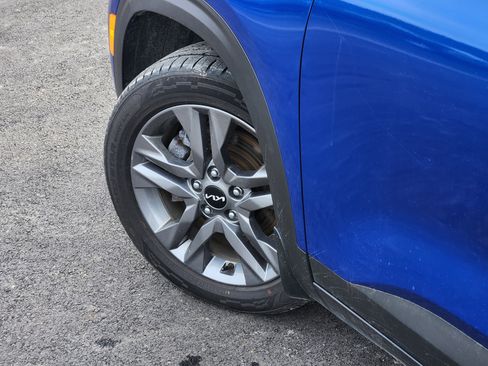 Used 2022 Kia Seltos LX AWD/4WD image 16