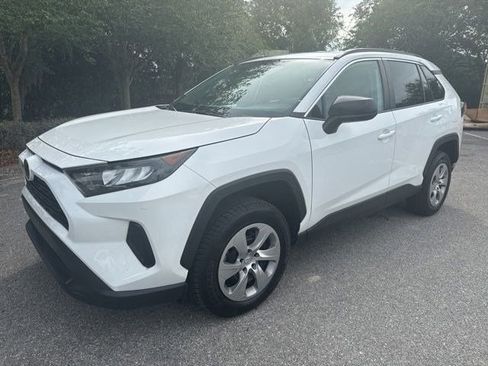 Used 2021 Toyota RAV4 LE AWD/4WD image 1