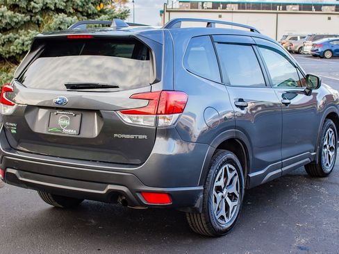 Used 2020 Subaru Forester Premium image 9