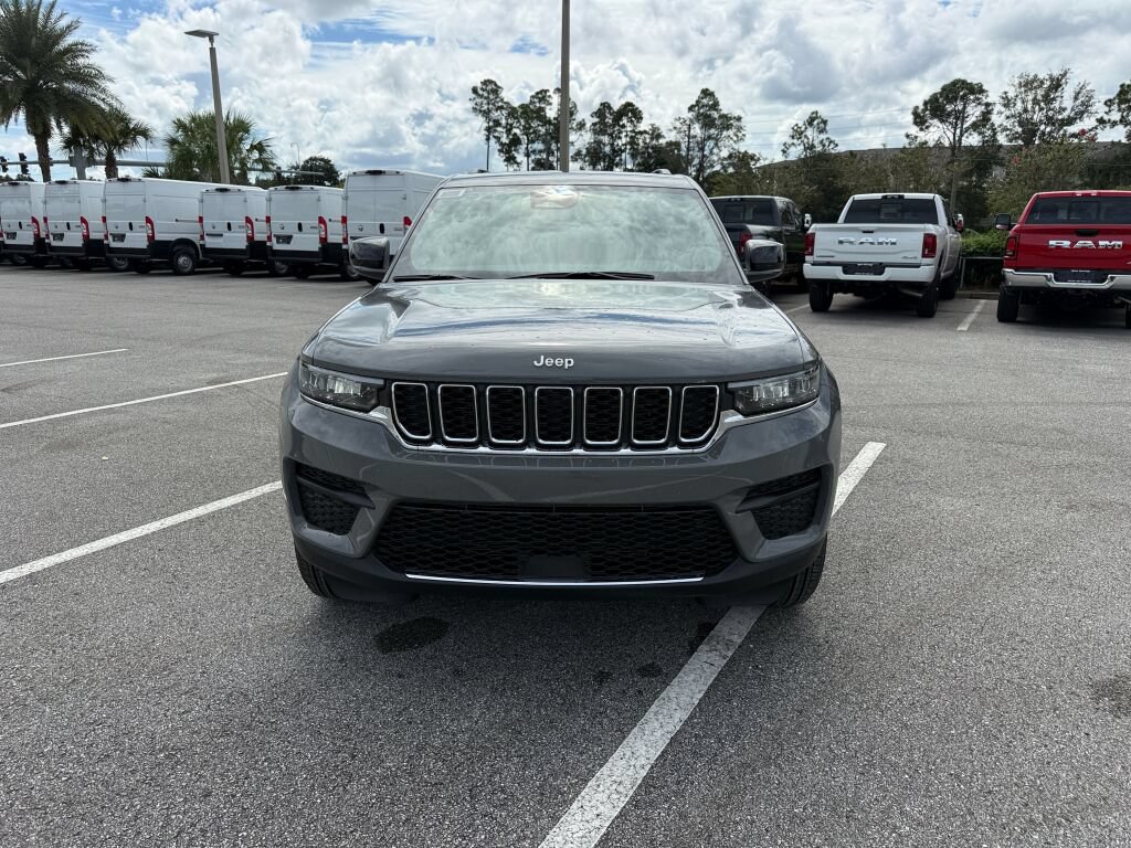 New 2027 Jeep Grand Cherokee Laredo AWD/4WD image 8