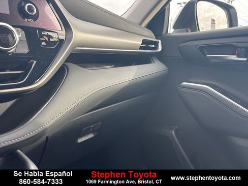 Used 2024 Toyota Highlander XLE image 24