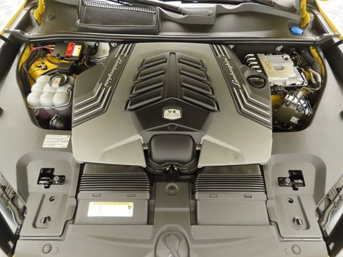 Used 2019 Lamborghini Urus image 29