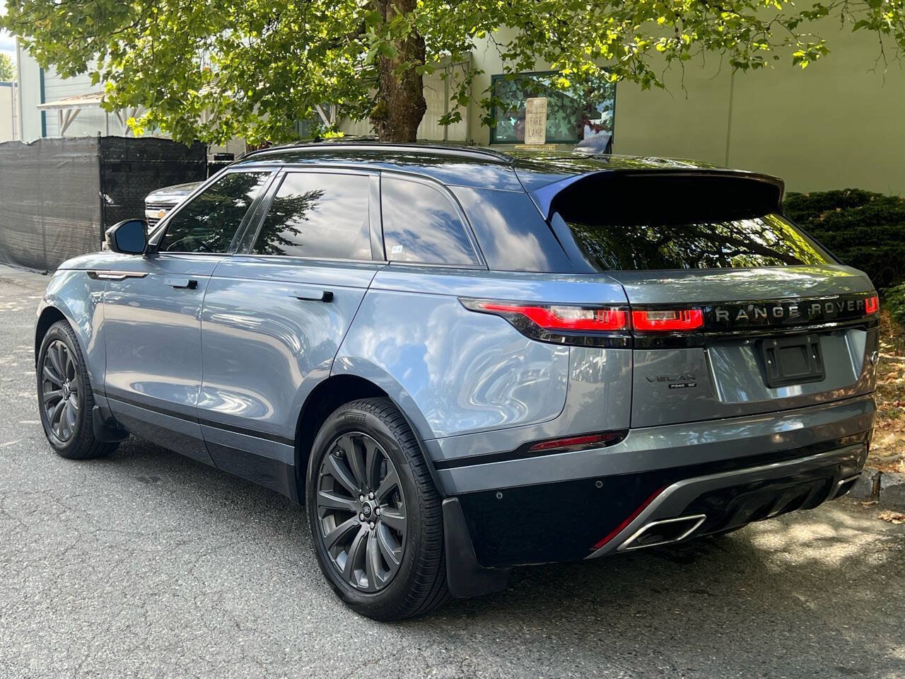 Used 2019 Land Rover Range Rover Velar R-Dynamic SE AWD/4WD image 3