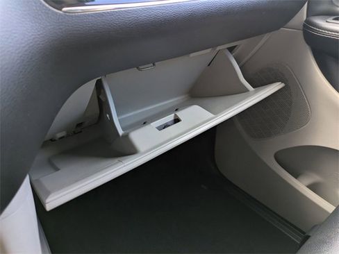 Used 2020 Dodge Grand Caravan SXT image 32