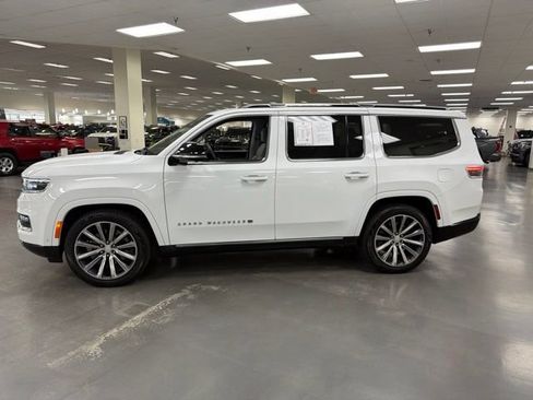 Used 2024 Jeep Grand Wagoneer Series I AWD/4WD image 4