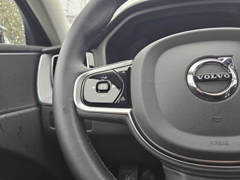 Certified 2025 Volvo XC60 B5 Plus AWD/4WD image 33