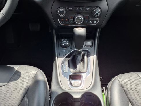 Used 2023 Jeep Cherokee Altitude Lux image 13