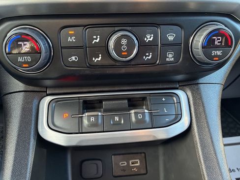 Used 2023 GMC Acadia SLE w/ Driver Convenience Package image 12