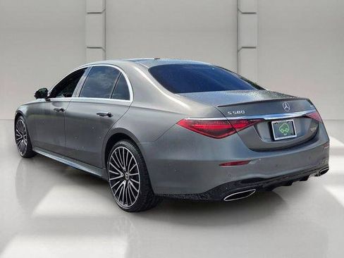 Used 2022 Mercedes-Benz S 580 4MATIC Sedan image 3