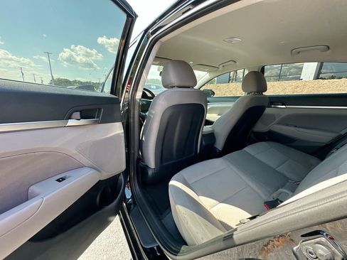 Used 2020 Hyundai Elantra SEL FWD image 17