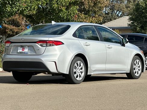 Used 2024 Toyota Corolla LE FWD image 4