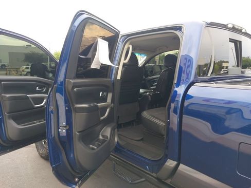 Used 2016 Nissan Titan PRO-4X AWD/4WD image 5
