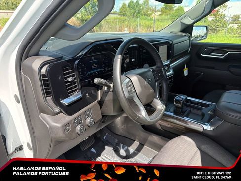 Used 2023 Chevrolet Silverado 1500 RST AWD/4WD image 17