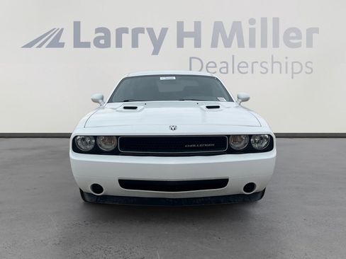 Used 2010 Dodge Challenger SE image 8