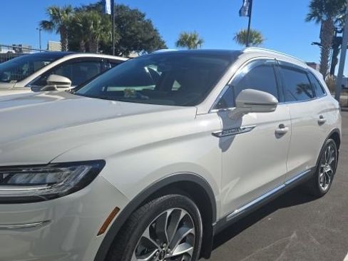 Used 2022 Lincoln Nautilus Reserve w/ Equipment Group 201A image 12