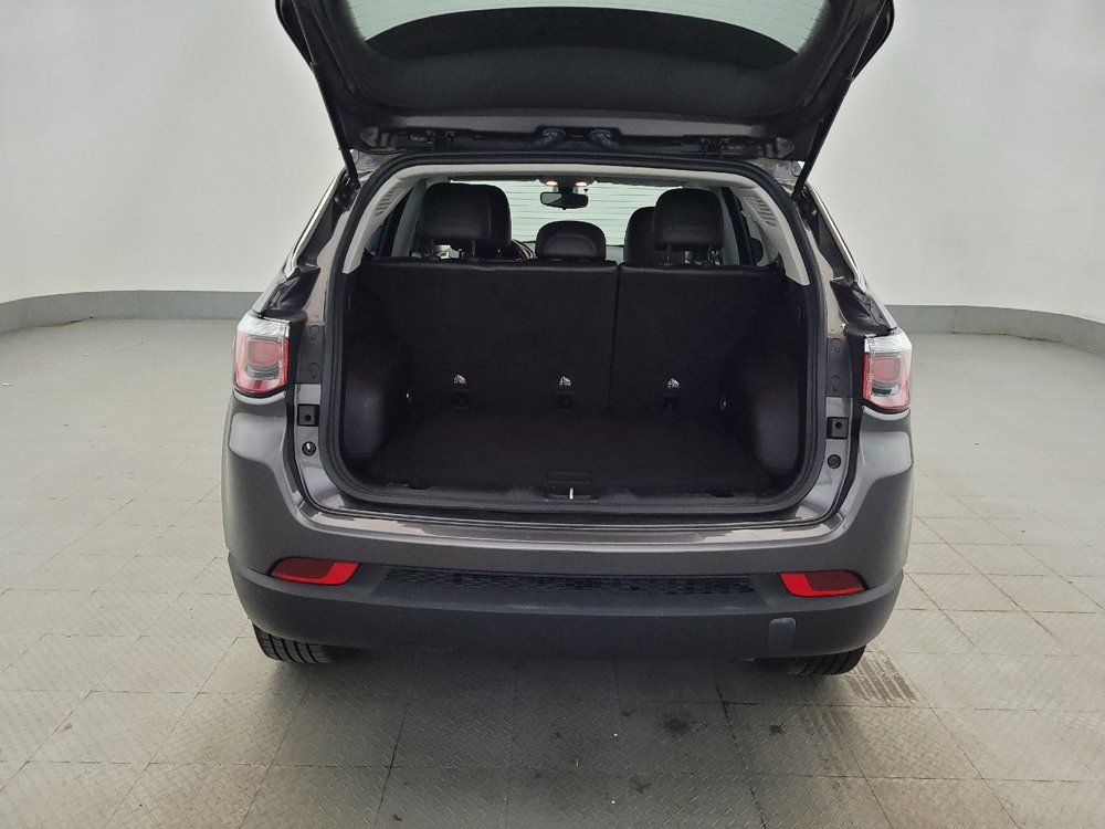 Used 2019 Jeep Compass Latitude w/ Cold Weather Group AWD/4WD image 29