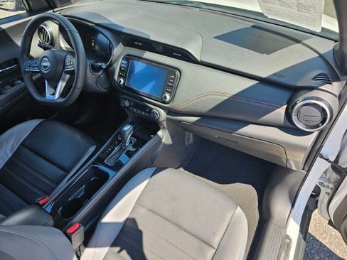 Used 2023 Nissan Kicks SR w/ SR Premium Package FWD image 11