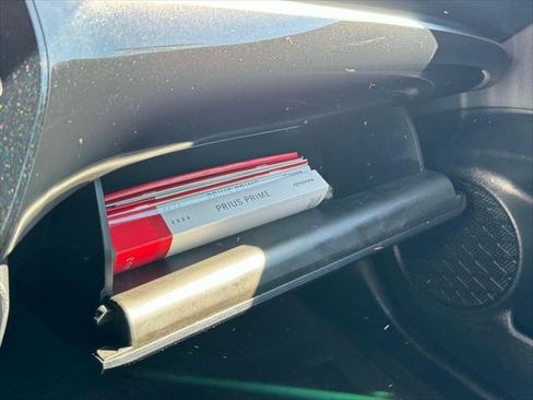 Certified 2022 Toyota Prius Prime XLE image 32