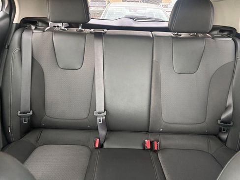 Used 2025 Buick Encore GX Preferred FWD image 37
