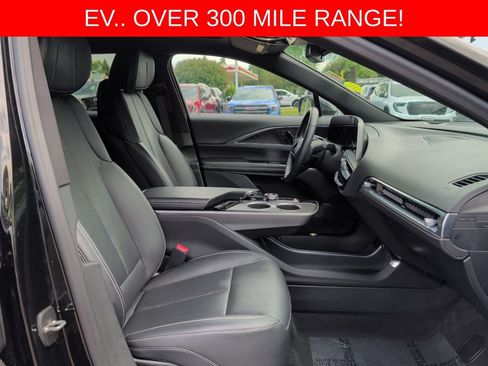 Used 2024 Cadillac Lyriq Luxury w/ LPO, Floor Liner Package AWD/4WD image 37