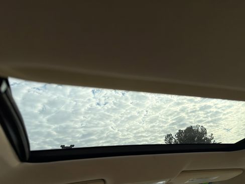 Used 2013 Toyota Avalon Limited image 6