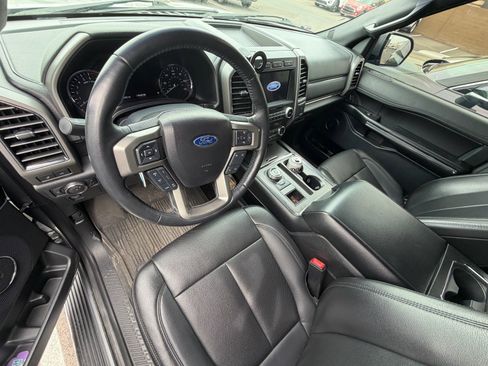 Used 2021 Ford Expedition XLT image 7