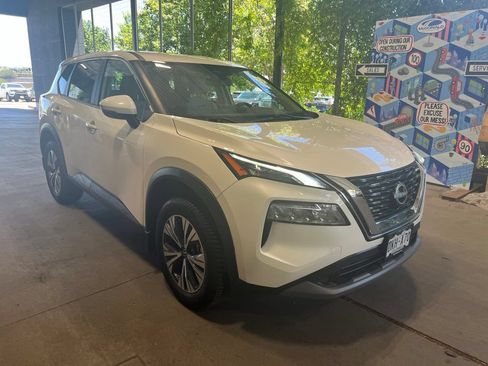 Used 2023 Nissan Rogue SV AWD/4WD image 2